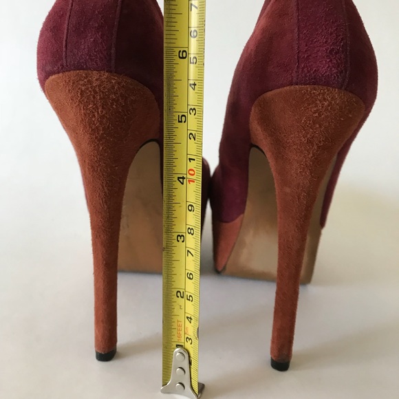 Halston Suede Heels Women’s 7.5💜💜 - Picture 4 of 5